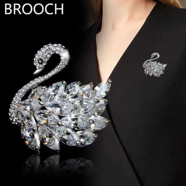 Swan brooch high-end high-end niche retro corsage small fragrance style pin clothing press accessories