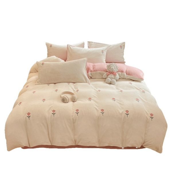 New embroidered thickened milk velvet four-piece set, no lint, no static electricity, warm and pure color winter bedding